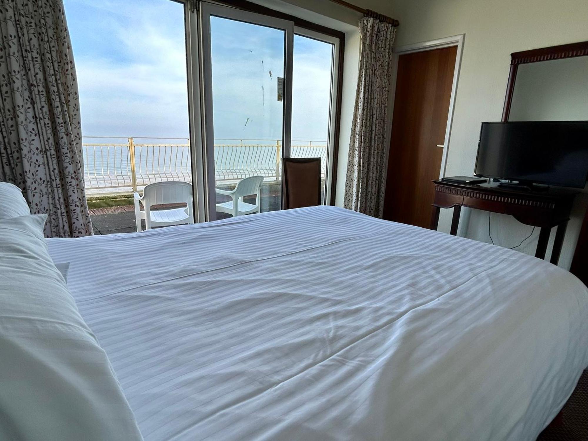 Bay View - Seafront, Sandown - Free Car Ferry For Bookings Of 3 Or More Nights, Subject To Availability Exterior foto